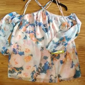 New Gianni Bini off shoulder shirt